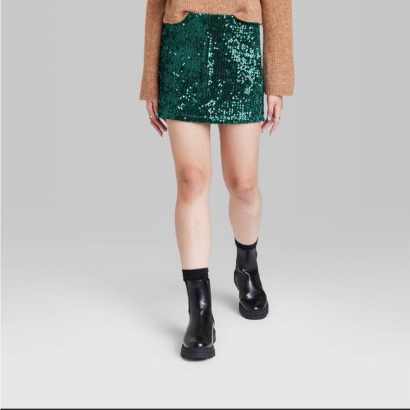Women's Sequin Mini Skirt - Picture 3 of 4